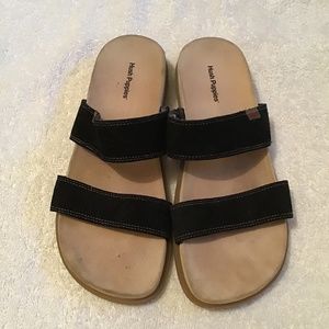 New Hush puppies sandals size 9 1/2